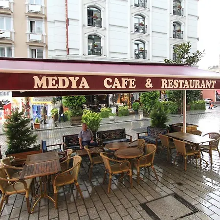 호텔 Grand Medya Hotel-oldtown 3*